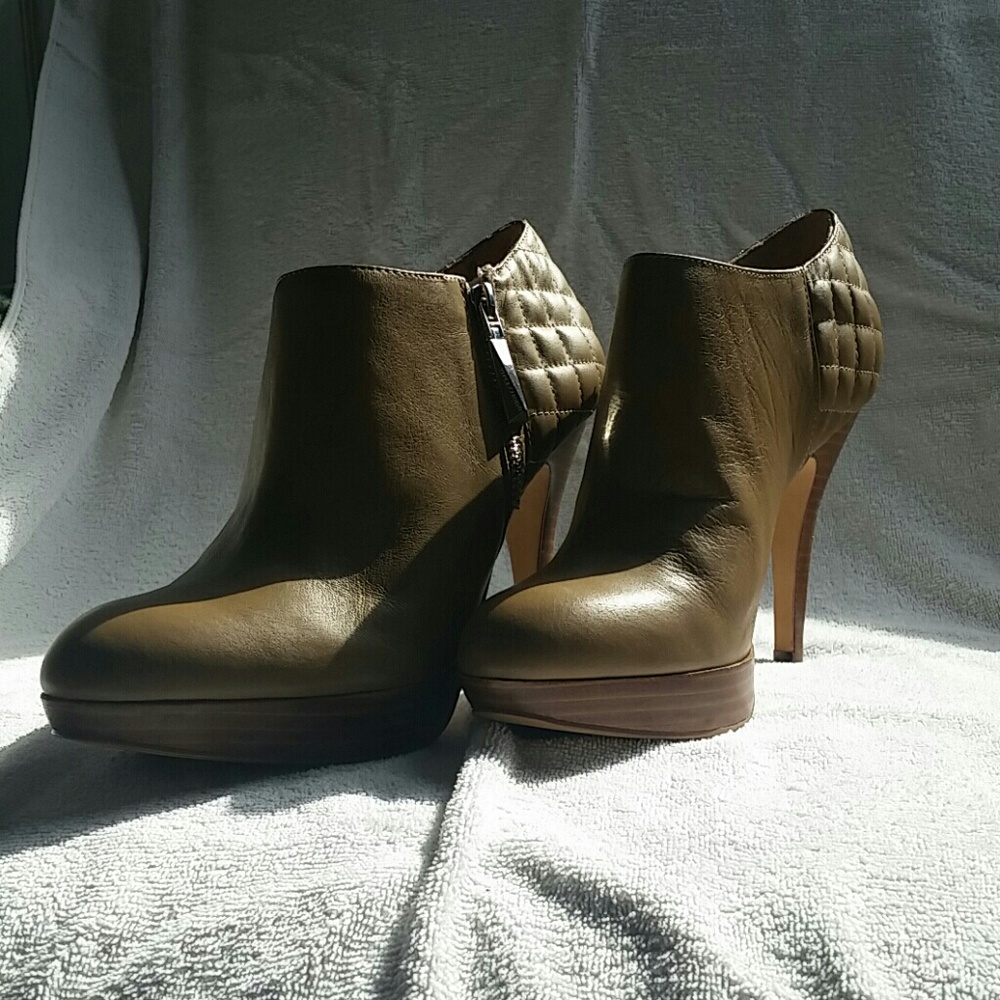 Tan Leather Shoeties